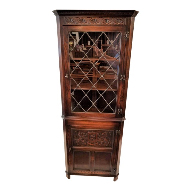 Jaycee Furniture England Postwar Elizabethan / Tudor Revival Oak Corner