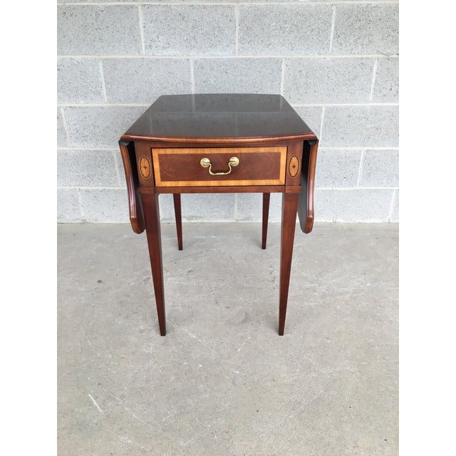 Thomasville Banded Mahogany Collection Pembroke Drop Leaf Accent Table