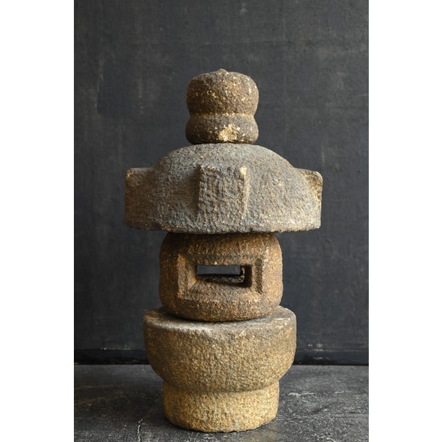 Gray Antique Japanese Granite Stone Lantern / Taisho-Showa Era / Garden Ornament For Sale - Image 8 of 17