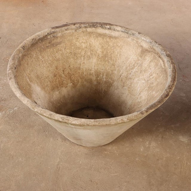 1970s Pair of Round Cast Stone Garden Urns Attributed to Willy Guhl, C. 1970 For Sale - Image 5 of 6