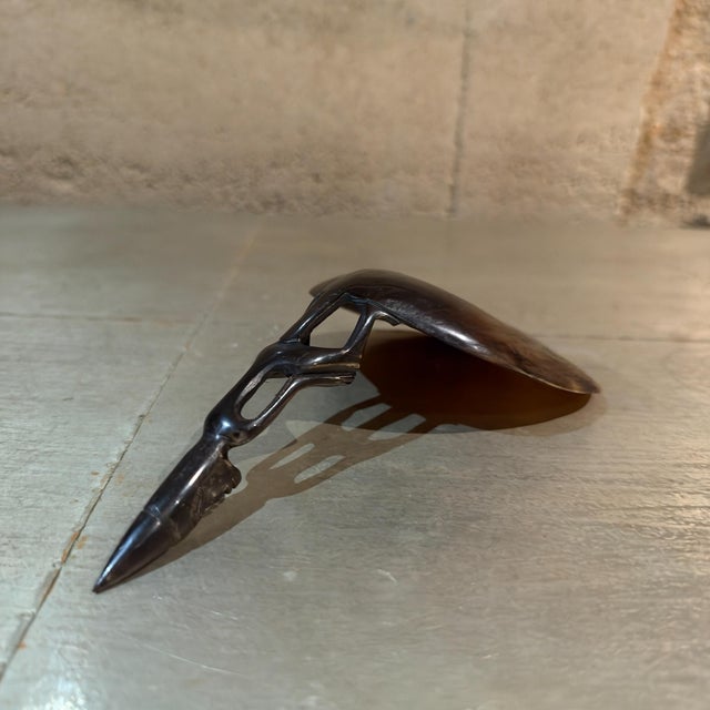 Black 1960s Hand-Carved Indonesian Water Buffalo Horn Scoop Ornate Figural Ancestor Handle For Sale - Image 8 of 11