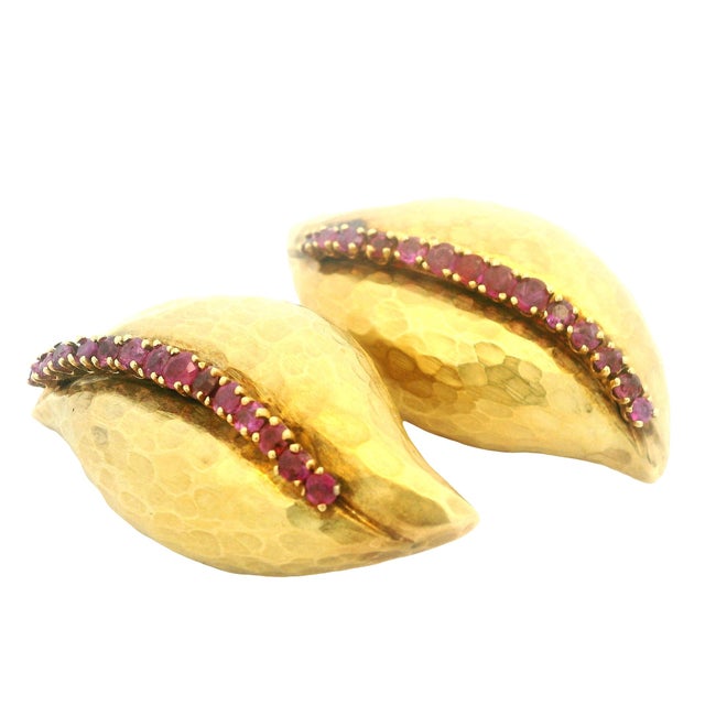 Italian 1980s Italian Forza 18k Hammered Gold and Ruby Ear Clips, Pair For Sale - Image 3 of 18