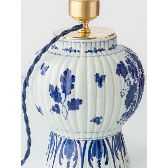 Antique Hand-Painted Chinoiserie Blue and White Ceramic Table Lamp with Silk Shade from Royal Delft, 1924 For Sale - Image 10 of 13