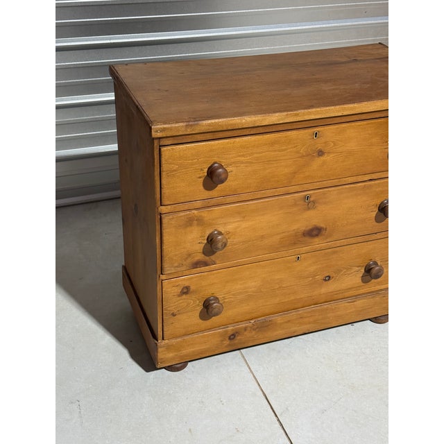 Late 19th Century Antique Pine Three Drawers - Chest of Drawers From England For Sale - Image 5 of 18