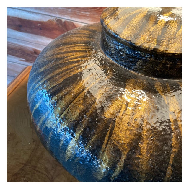 Late 20th Century Black + Gold Ceramic Table Lamps - a Pair For Sale In Tampa - Image 6 of 12