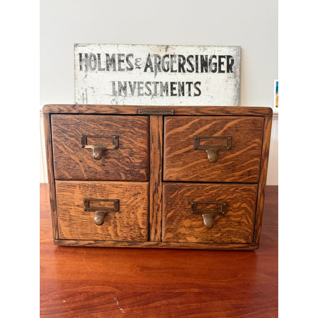 Antique Library Bureau Quarter-Sawn Oak 4-Drawer Card Catalog File Cabinet – Original Brass Hardware For Sale - Image 17 of 17