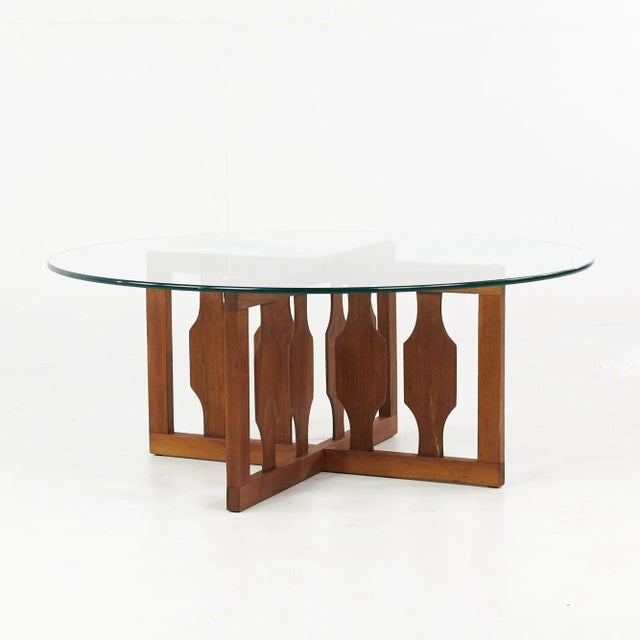 Adrian Pearsall for Craft Associates Mid Century Walnut Round Coffee Table This table measures: 42 wide x 42 deep x 17...
