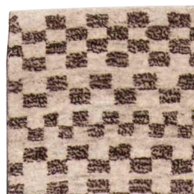 Modern Moroccan Style Checkered Wool Rug in Ivory & Brown by Doris Leslie Blau For Sale In New York - Image 6 of 7