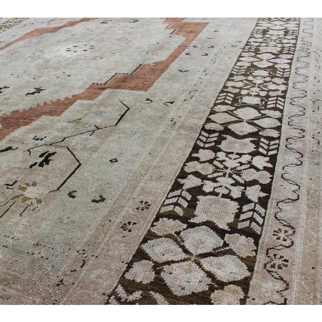 Vintage Turkish Oushak Rug With Geometric Central Medallion in Earth Tones For Sale In Atlanta - Image 6 of 9