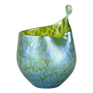 Iriscident Glass Vase with Creta Papillon Decor from Loetz Witwe, Bohemia, 1902 For Sale