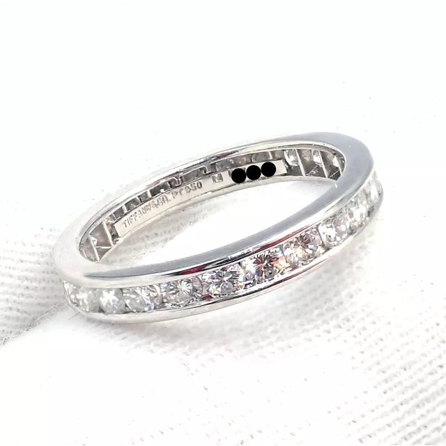 Contemporary Tiffany & Co Platinum Diamond Full Circle Eternity Band Ring For Sale - Image 3 of 10