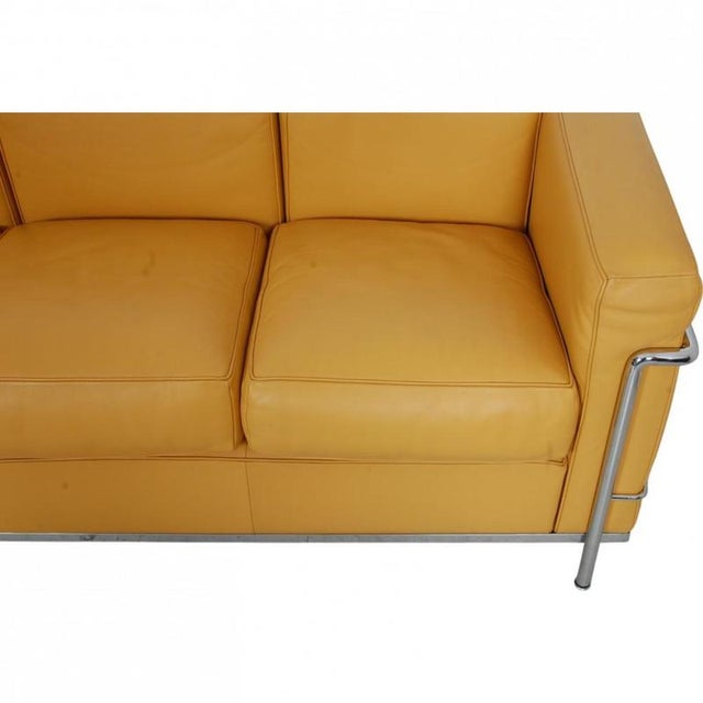 LC2 3 Seater Sofa in Curry Yellow Leather from Le Corbusier For Sale - Image 10 of 18