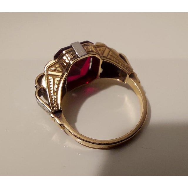 Amtique 18kt Gold Ring with Garnet and Precious Stones, 1890s For Sale - Image 4 of 18