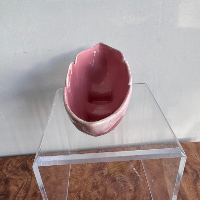 Vintage 1950s or 1960s pink drip glaze planter in good condition. One black spot on one side of the vase that I think can...