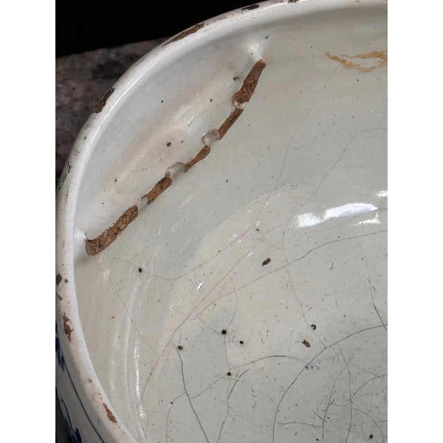 Chinoiserie Late 18th Century Dutch Delft Posset Pot and Cover For Sale - Image 3 of 6