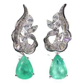 GIA Natural 23.23CTS VS F Diamond Colombian Emerald 18K Gold 900 Platinum 2-IN-1 Cluster Dangle Earrings, A Pair For Sale