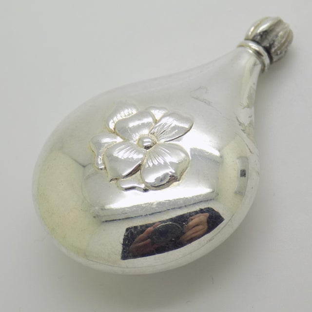 1980s Vintage Italian Handmade Genuine Silver Teardrop Shaped Perfume Bottle With Flower Design For Sale - Image 5 of 10