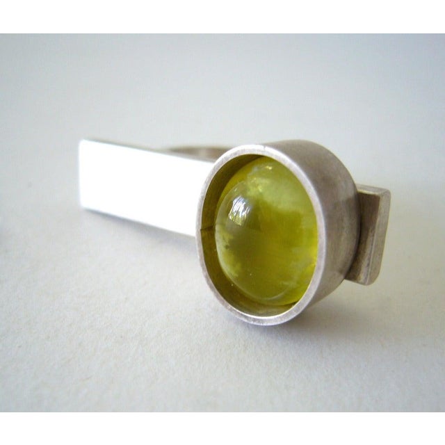 Modern Heidi Abrahamson Australian Prehnite Sterling Silver Two Finger Ring For Sale - Image 3 of 4