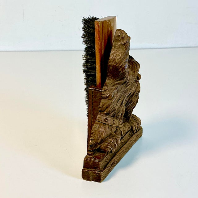 Syroco Wood 1960s Mid-Century Boho Chic Americana Syroco Scottish Terrier Brush Holder Kitchen Accessory. For Sale - Image 4 of 15