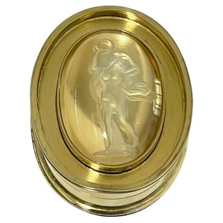 Small Oval Dutch Silver Gold Plated Box with a Scene of the Goddess of Victory, 1980s For Sale