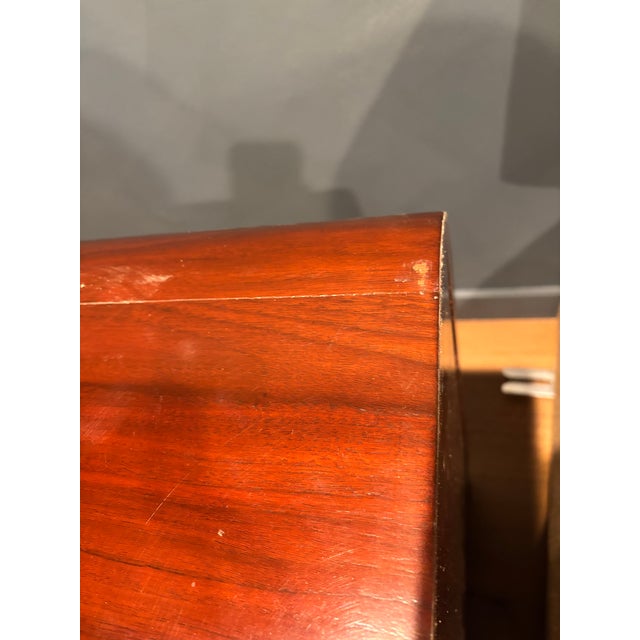 1940s Pair of Italian Art Deco 1940s Nightstands For Sale - Image 5 of 8