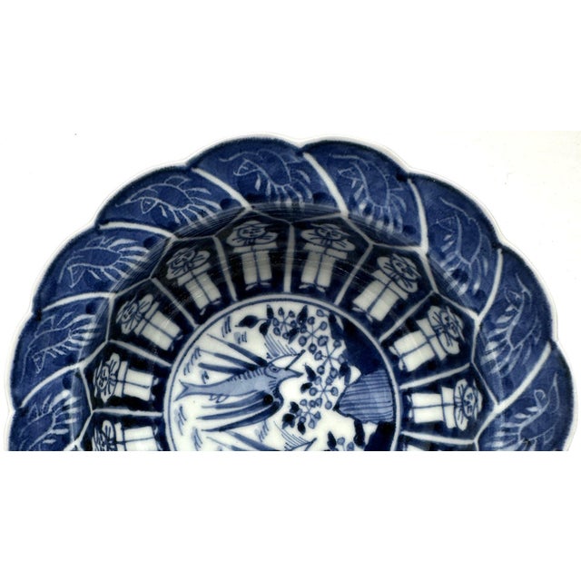 Rare Pair of 18th Century Chinese Export Blue and White Scalloped Bowls Long Eliza Motif For Sale - Image 9 of 15