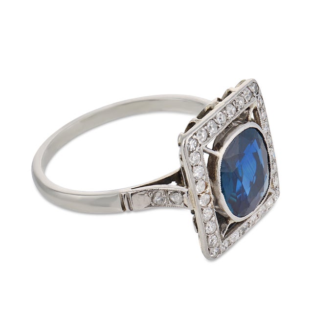 Art Deco 1930s French Art Deco Gia 2.00 Carat Sapphire Diamond 18k White Gold Ring, Size 6.75 For Sale - Image 3 of 4