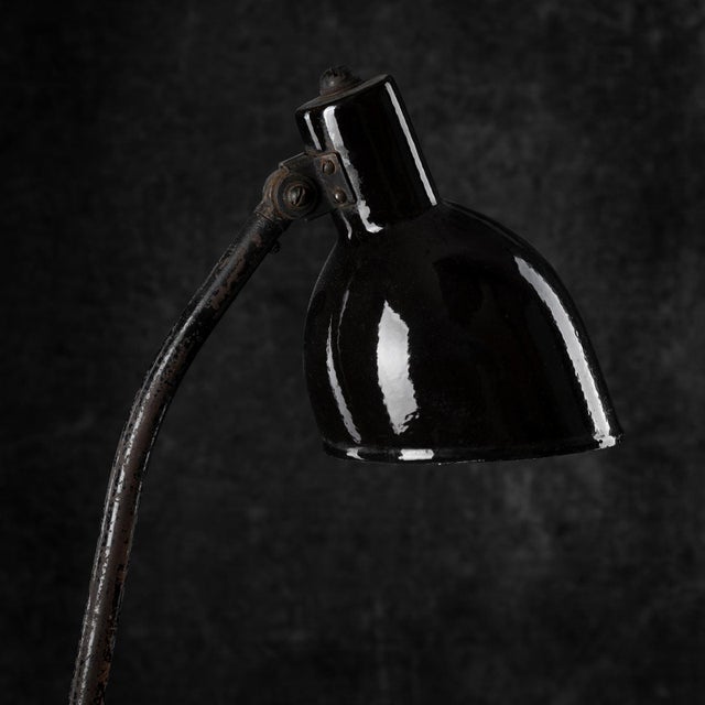 1920s Bauhaus Enamel Desk Lamp in Black from HLX Hellux Hannover, 1920s For Sale - Image 5 of 7