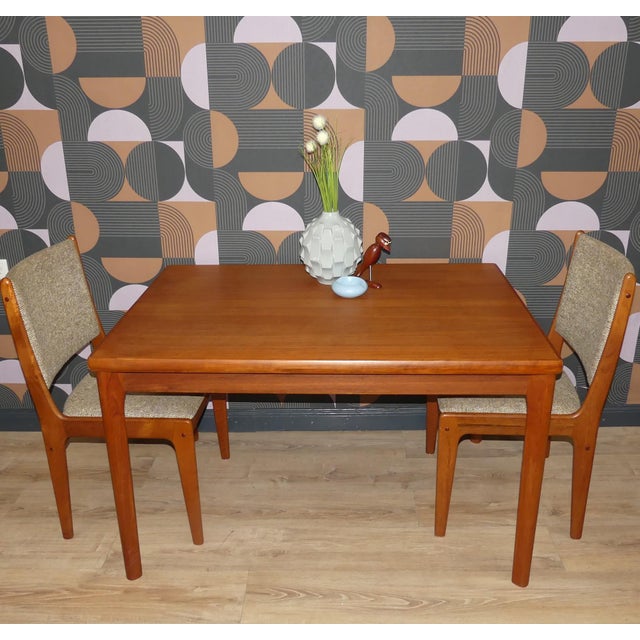 1960s Vintage Danish Extendable Dining Table in Teak, 1960s For Sale - Image 5 of 16