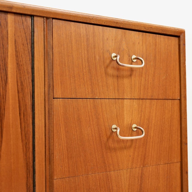 Mid-Century Modern Mid Century Credenza by Peter Hayward for Vanson, Attributed For Sale - Image 3 of 10