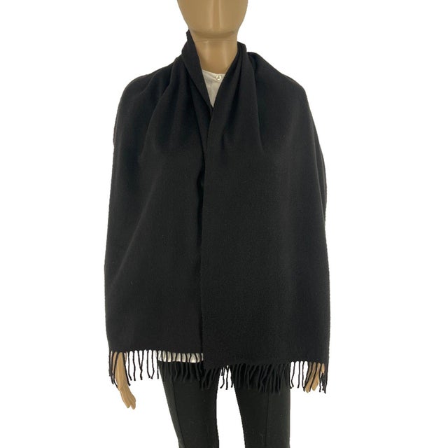 Italian Ing. Loro Piana Black Solid 100% Cashmere Scarf For Sale - Image 3 of 8