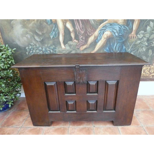 Early 17th Century English Oak Coffer Chest, 1630 For Sale - Image 17 of 18