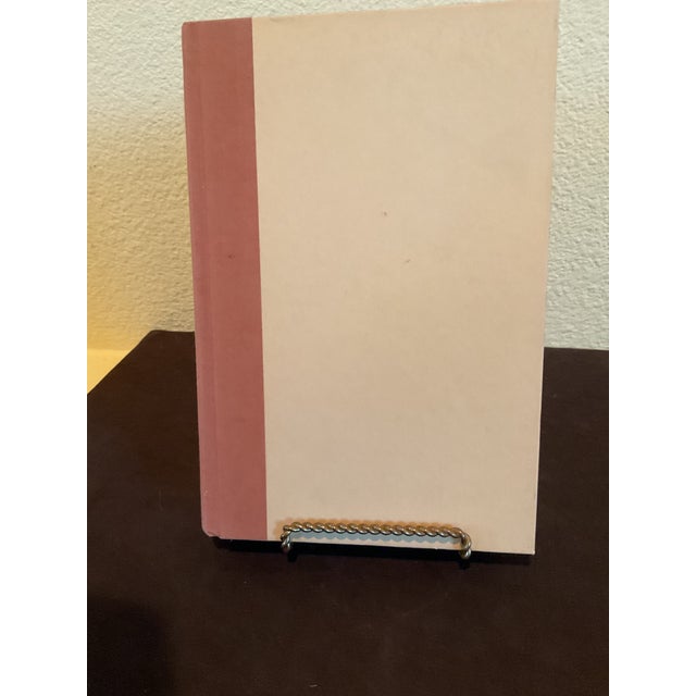 Collectable book in very nice condition.
