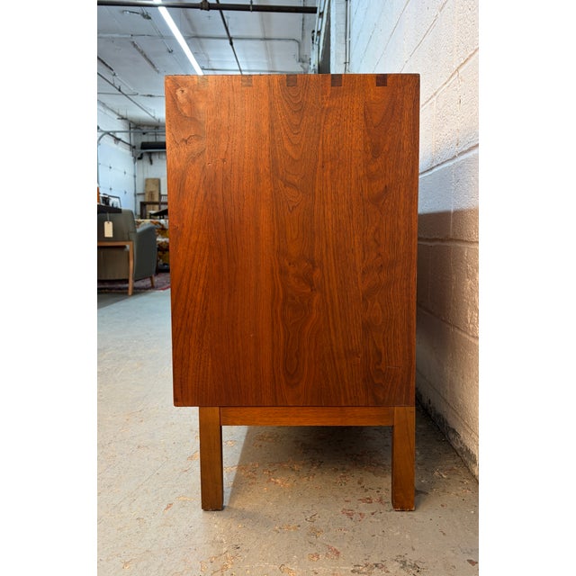 Mid 20th Century Mid 20th Century Walnut Nine Drawer Dresser by Detroit Furniture Co. For Sale - Image 5 of 15