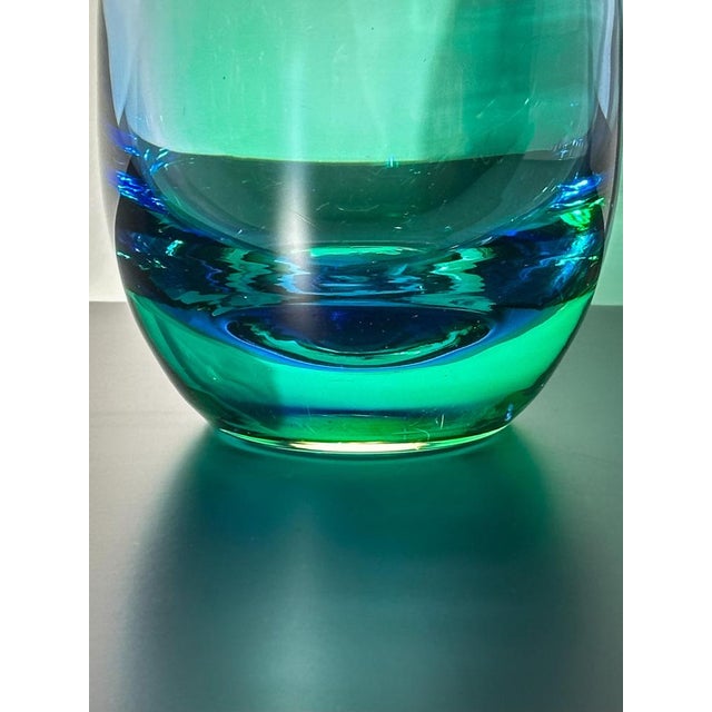 1990s Blue and Green Aurora Borealis Style Glass Teardrop Vase, 1990s For Sale - Image 5 of 10