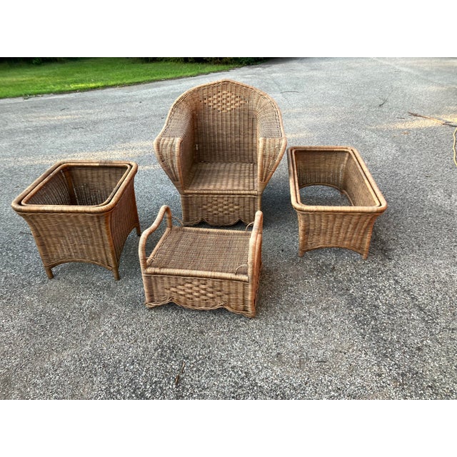 Nice patio set made by Braxton-Culler furniture of North Carolina. The Set includes oversized chair with footstool. Also...