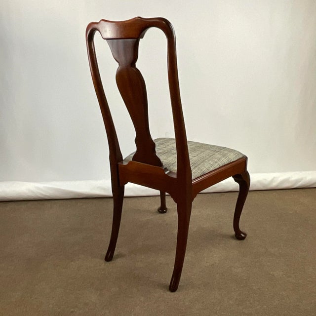 1980s Vintage Hollywood Regency Mahogany Queen Anne Side Chair For Sale - Image 6 of 11