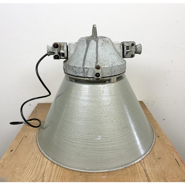 Industrial Explosion Proof Lamp with Aluminium Shade from Elektrosvit, 1970s For Sale - Image 13 of 18