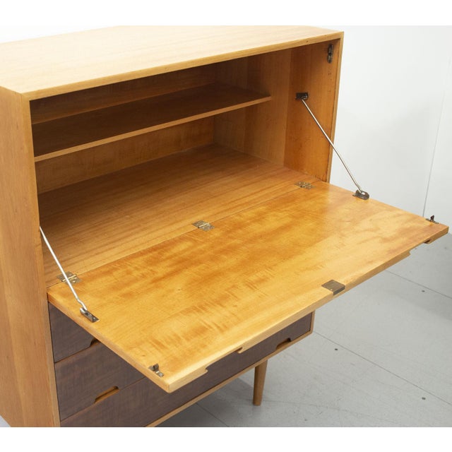 Mid-Century Modern Mid-Century Unit Hilleplan J Cherry Bureau by Robin Day for Hille, 1950s For Sale - Image 3 of 11