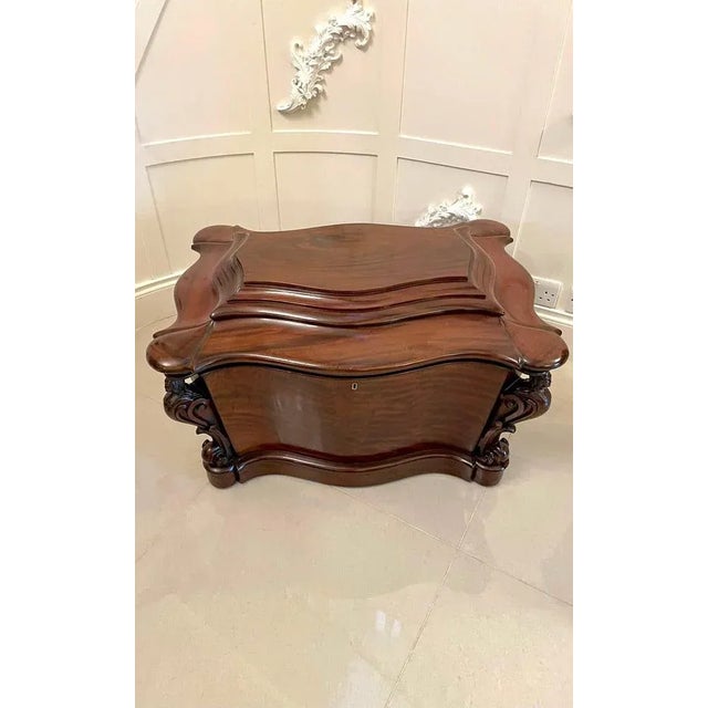 Antique William IV Mahogany Serpentine Shaped Wine Cooler For Sale - Image 3 of 18