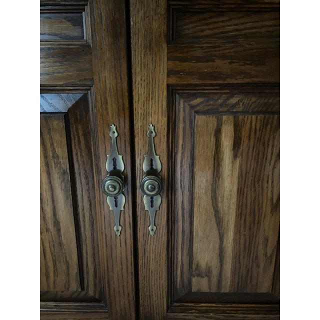 Wood Pennsylvania House Oak Dresser With Triptych Mirror American Traditional With Colonial Charm Late 20th Century Excellent Condition For Sale - Image 7 of 18