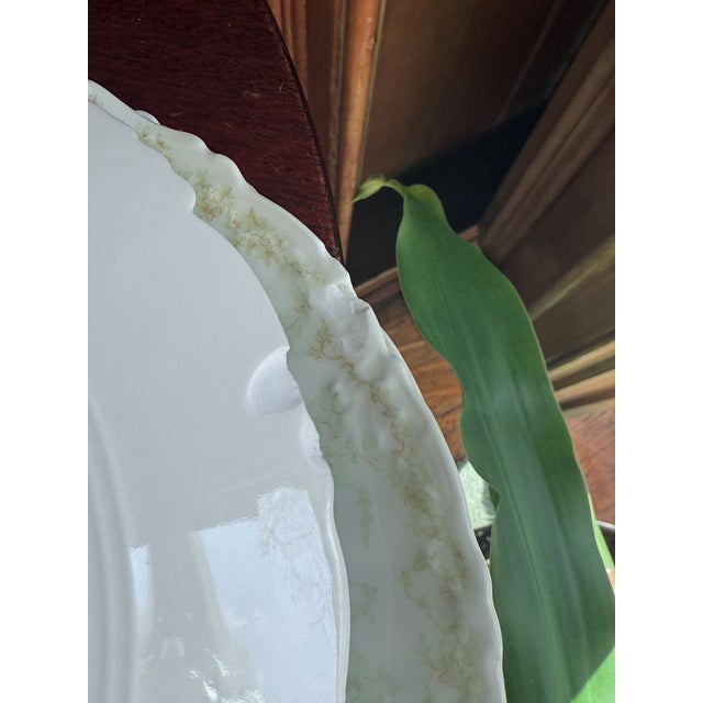 Late 19th Century Elite Works Limoges France Porcelain Dinner Plates Green Floral Garland Scalloped Edge, 7 For Sale - Image 10 of 11