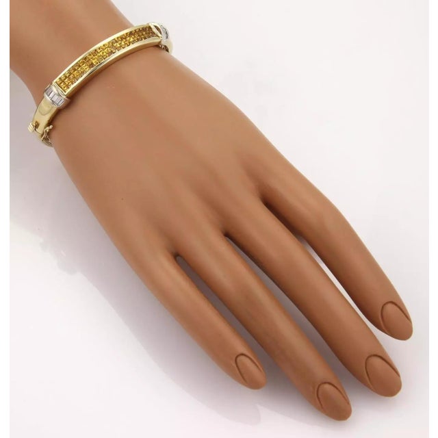 1990s Estate 5.50ct Diamond & Yellow Sapphire 14k Gold Bangle Bracelet For Sale - Image 5 of 5