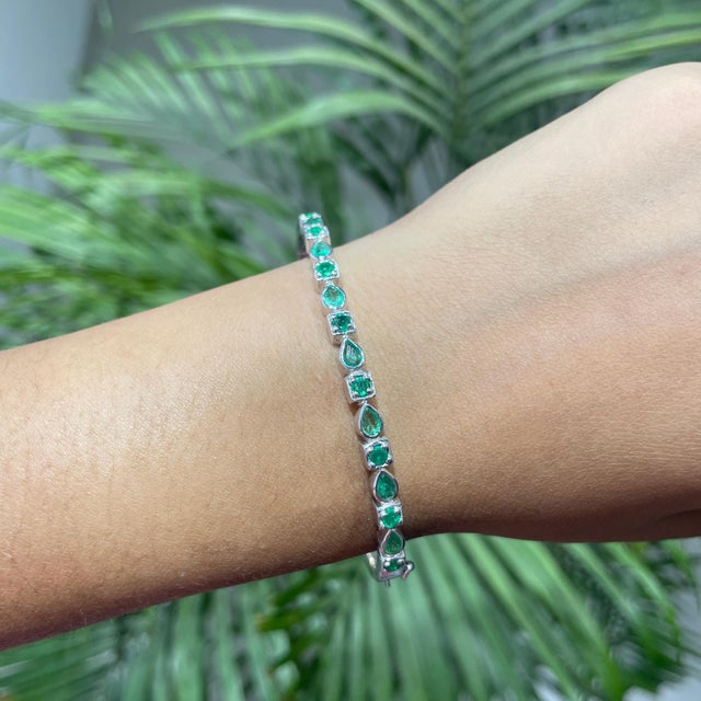 Emerald Mosaic 2.61 Ct Natural Vivid Green Emerald 925 Sterling Silver Bangle Bracelet for Women For Sale - Image 8 of 12