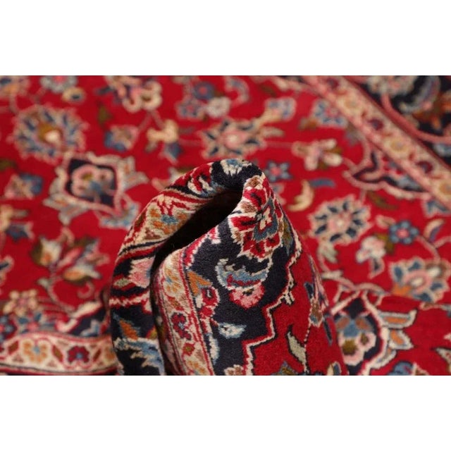 Kashan Rug in Hand-Knotted Wool For Sale - Image 9 of 11