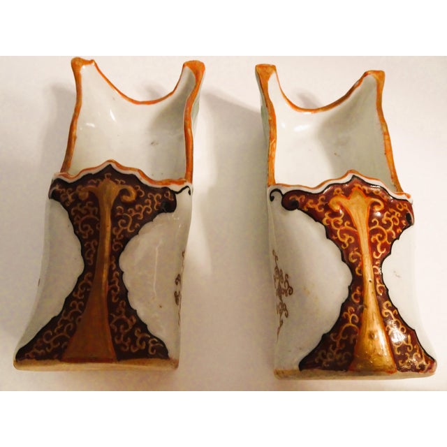 1900 - 1909 1900s Japanese Porcelain Spoon Holders - A Pair For Sale - Image 5 of 6