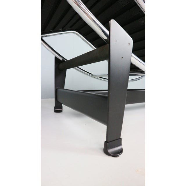 1980s White Leather LC4 Chaise Longue by Le Corbusier for Cassina, 1980s For Sale - Image 5 of 18