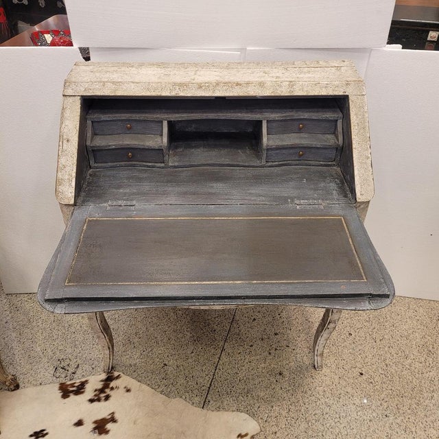 Provencal Louis XV Style Chest of Drawers, France, 19th Century For Sale - Image 13 of 18