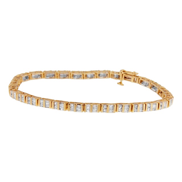14K Yellow Gold Round and Baguette-Cut Diamond Bracelet (2.00 cttw, H-I Color, SI2-I1 Clarity) For Sale