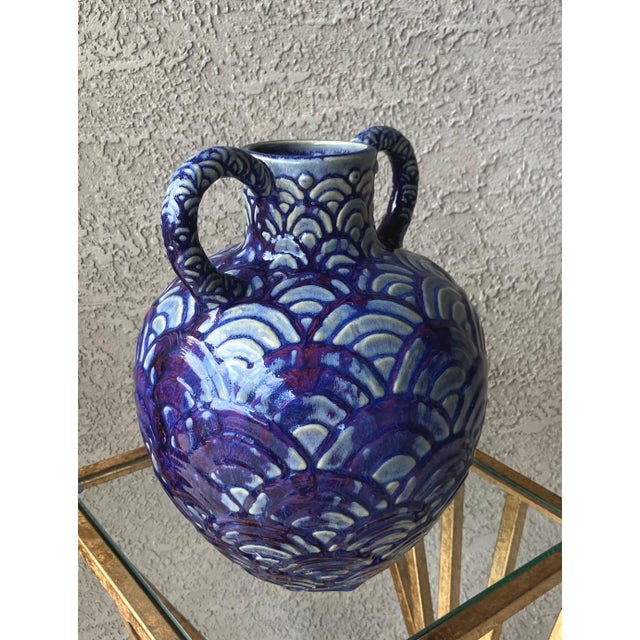 Late 20th-Century Safi-Style Earthenware Dual-Handled Pottery Vessel Drenched in Deep Cobalt Blue & Byzantium Purple, Mexico For Sale - Image 12 of 18